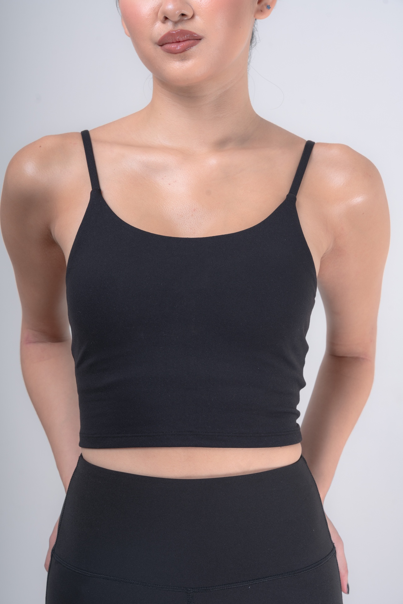 [33P01-0010-BK] Vale Strap Sport Bra 